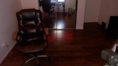 Snapshot of officialmoneyxxx chatting on 03.23.26 Money online show from 03.23.26