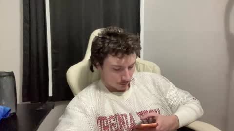 Snapshot of officialtommycash chatting on 01.08.26 Tommy Cash online show from 01.08.26