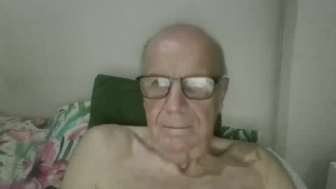 Snapshot of oggi95 chatting on 09.23.25 oggi95 online show from 09.23.25