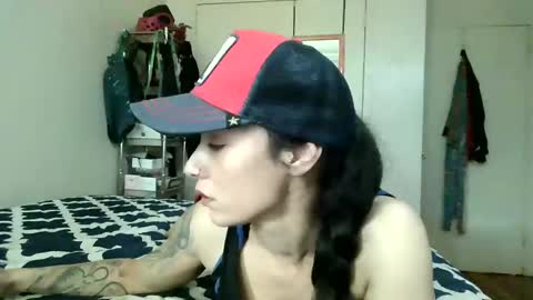 Snapshot of oglitcouple chatting on 01.21.25 Lit en Cama online show from 01.21.25