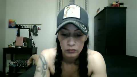 Snapshot of oglitcouple chatting on 10.29.25 Lit en Cama online show from 10.29.25
