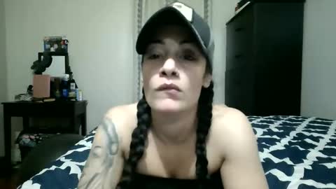 Snapshot of oglitcouple chatting on 12.18.25 Lit en Cama online show from 12.18.25
