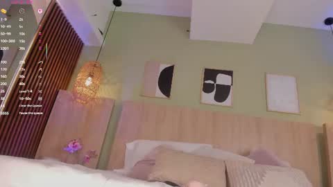 Holly online show from 08.07.26