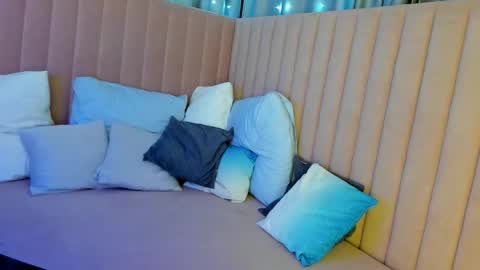 oh_kate_ online show from 02.25.26