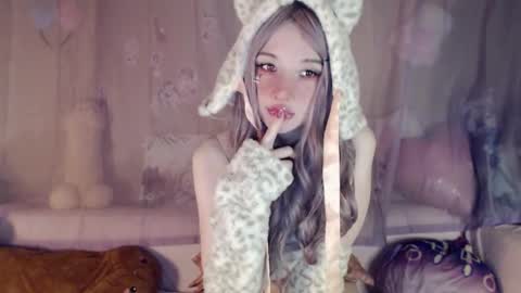 Snapshot of oh_pichuu chatting on 11.14.25 Milly online show from 11.14.25