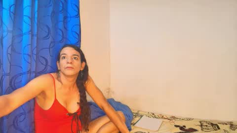 Snapshot of oh_tique chatting on 12.17.25 LU online show from 12.17.25