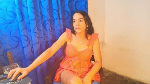 Snapshot of oh_tique chatting on 12.21.25 LU online show from 12.21.25