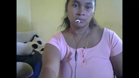 Snapshot of ohaniyh chatting on 12.15.25 ohaniyh online show from 12.15.25