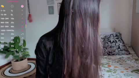 Snapshot of ohanna_ chatting on 10.14.25 ohanna_ online show from 10.14.25