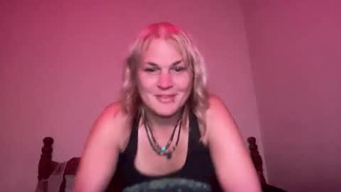 Snapshot of ohellesbells chatting on 05.28.26 ohellesbells online show from 05.28.26