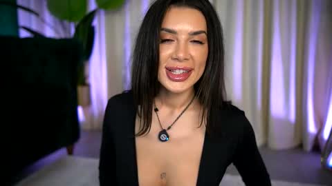 Snapshot of ohh_my_venus chatting on 11.19.25 Julia online show from 11.19.25