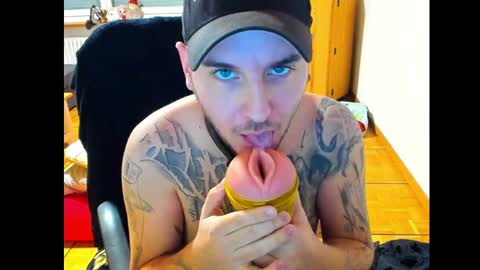 Snapshot of ohihoe92 chatting on 12.07.24 Chris online show from 12.07.24