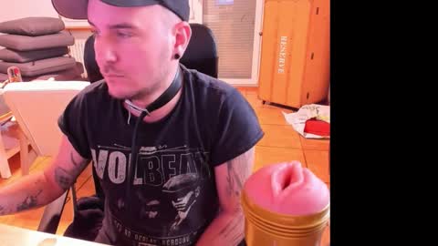 Snapshot of ohihoe92 chatting on 09.12.25 Chris online show from 09.12.25