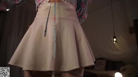 Snapshot of ohmyclaire chatting on 11.07.25 Claire online show from 11.07.25