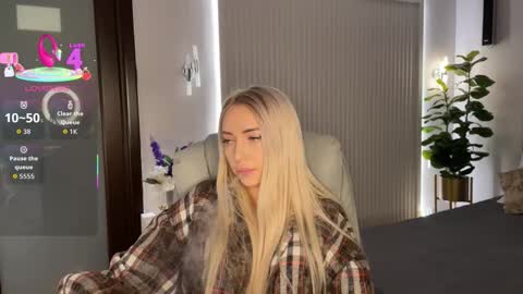 Snapshot of ohmyemma chatting on 01.13.26 Emma online show from 01.13.26