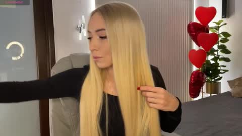 Snapshot of ohmyemma chatting on 03.04.26 Emma online show from 03.04.26