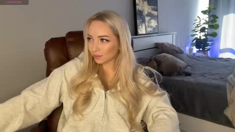 Snapshot of ohmyemma chatting on 05.14.26 Emma online show from 05.14.26