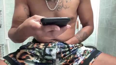 Snapshot of ohmygoddaddy chatting on 10.05.25 ohmygoddaddy online show from 10.05.25