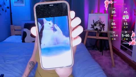 Snapshot of ohmymiami_ chatting on 12.22.24 Light online show from 12.22.24