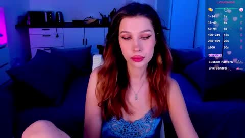 Snapshot of ohmymiami_ chatting on 11.08.25 Light online show from 11.08.25