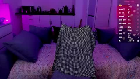 Snapshot of ohmymiami_ chatting on 11.14.25 Light online show from 11.14.25