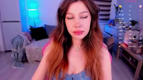 Snapshot of ohmymiami_ chatting on 03.07.26 Light online show from 03.07.26