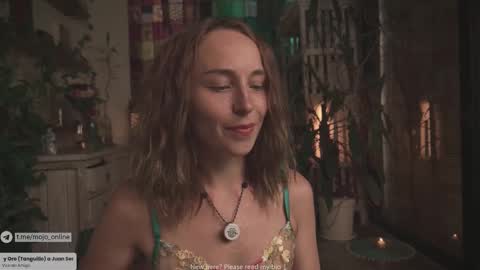 Snapshot of ohmymojo chatting on 12.14.25 Mo online show from 12.14.25