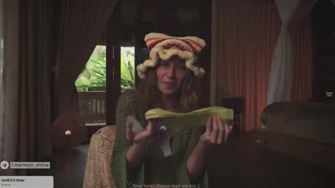 Snapshot of ohmymojo chatting on 02.15.26 Mo online show from 02.15.26