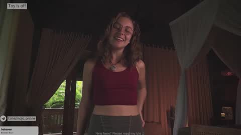 Snapshot of ohmymojo chatting on 03.01.26 Mo online show from 03.01.26