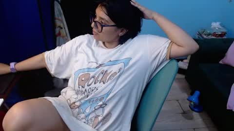 Snapshot of ohmysqueak chatting on 07.17.26 ohmysqueak online show from 07.17.26