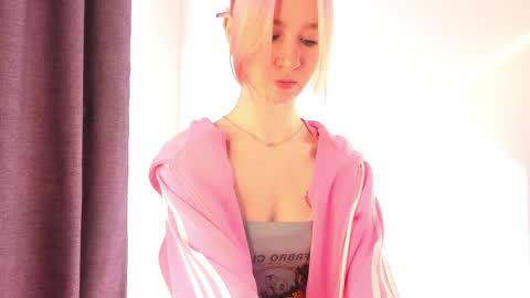 Snapshot of ohpeliadark chatting on 04.13.26 Emi and Ohpi online show from 04.13.26