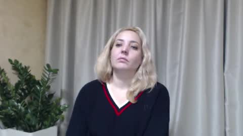 Mari online show from 12.14.25