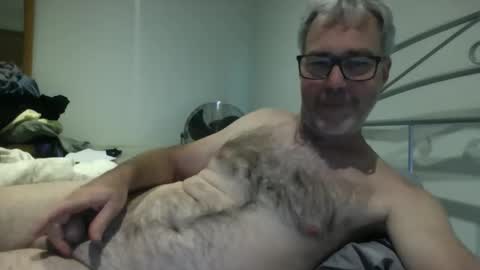 Snapshot of oiledcouple1 chatting on 11.04.25 oiledcouple1 online show from 11.04.25