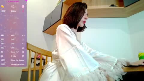 Snapshot of oirun_ chatting on 01.15.25 Taiyu Yoshiwara online show from 01.15.25