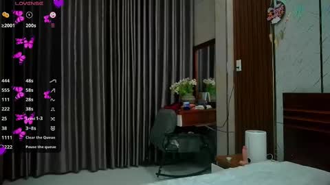 Snapshot of oirun_ chatting on 02.17.25 Taiyu Yoshiwara online show from 02.17.25