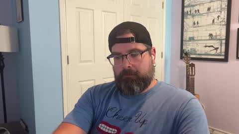 Snapshot of okayiguess chatting on 12.11.24 okayiguess online show from 12.11.24