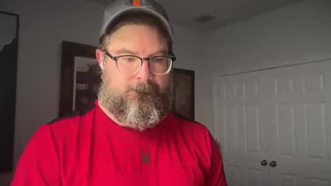 Snapshot of okayiguess chatting on 11.17.25 okayiguess online show from 11.17.25