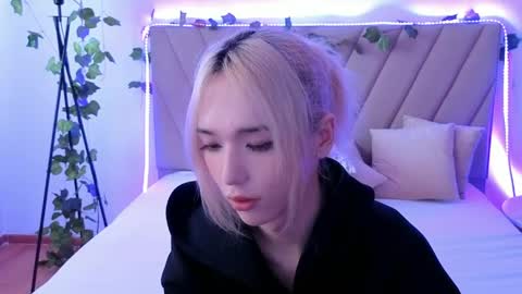 Snapshot of okerriella chatting on 05.14.26 Ami online show from 05.14.26