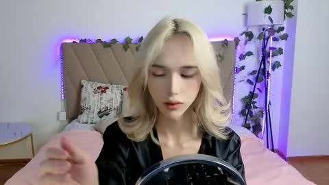 Snapshot of okerriella chatting on 06.05.26 Ami online show from 06.05.26