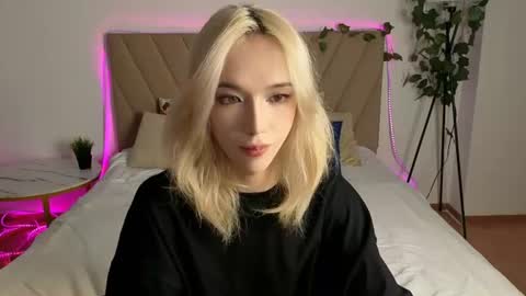 Snapshot of okerriella chatting on 06.17.26 Ami online show from 06.17.26
