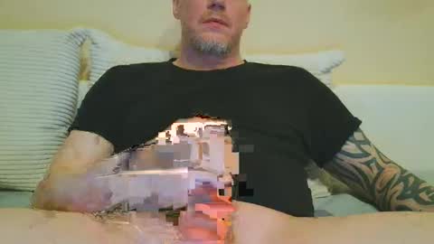 Snapshot of olavdelux chatting on 01.05.26 olavdelux online show from 01.05.26