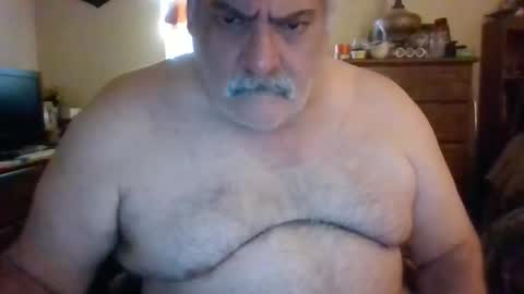 Snapshot of oldcockforyngladies chatting on 01.11.26 oldcockforyngladies online show from 01.11.26