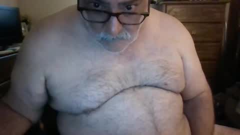 Snapshot of oldcockforyngladies chatting on 04.03.26 oldcockforyngladies online show from 04.03.26