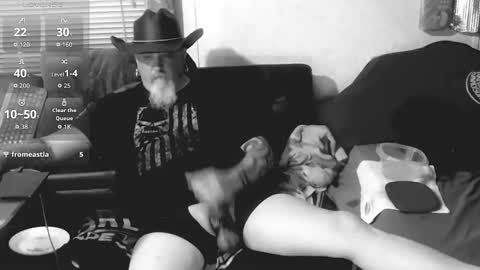 Snapshot of oldskoolll chatting on 03.25.26 oldskoolll online show from 03.25.26