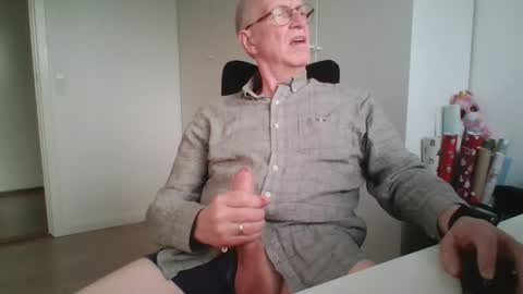 Snapshot of oldth chatting on 03.04.26 oldth online show from 03.04.26