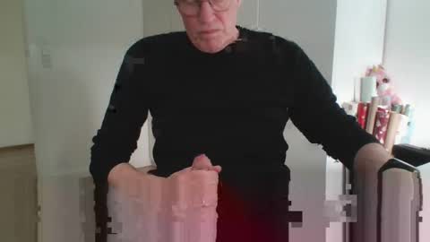 Snapshot of oldth chatting on 03.12.26 oldth online show from 03.12.26