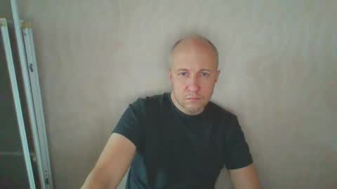 Snapshot of oleg365 chatting on 12.29.24 figaro online show from 12.29.24