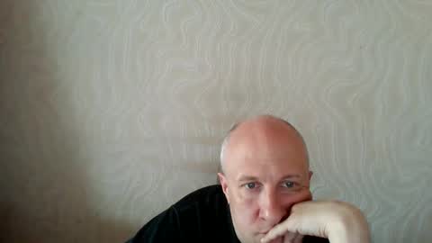 Snapshot of oleg365 chatting on 04.02.26 figaro online show from 04.02.26