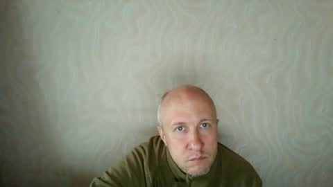 Snapshot of oleg365 chatting on 04.24.26 figaro online show from 04.24.26