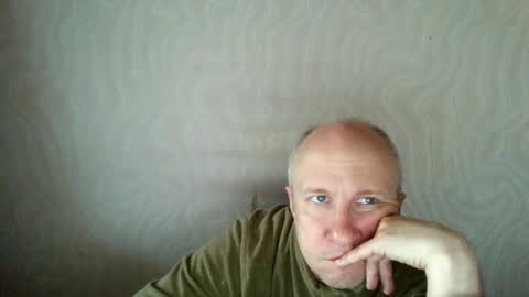 Snapshot of oleg365 chatting on 04.27.26 figaro online show from 04.27.26